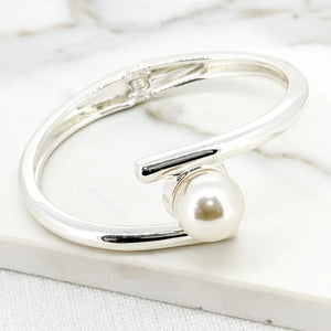 ENVY ZARA PEARL CUFF IN SILVER