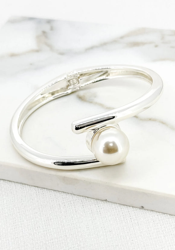 ENVY ZARA PEARL CUFF IN SILVER