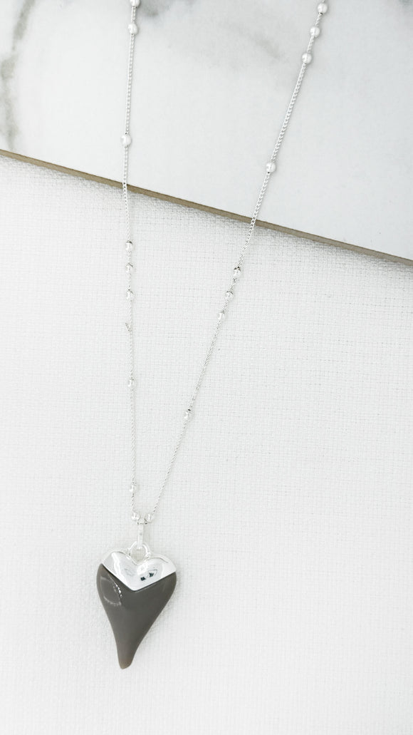 ENVY RESIN HEART BOBBLE CHAIN NECKLACE GREY