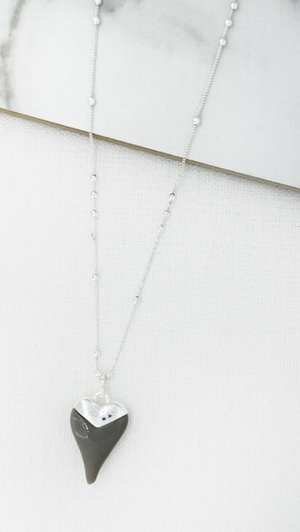 ENVY RESIN HEART BOBBLE CHAIN NECKLACE GREY