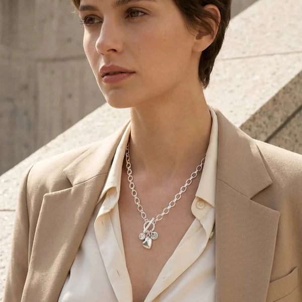 ENVY OVAL LINK T-BAR NECKLACE