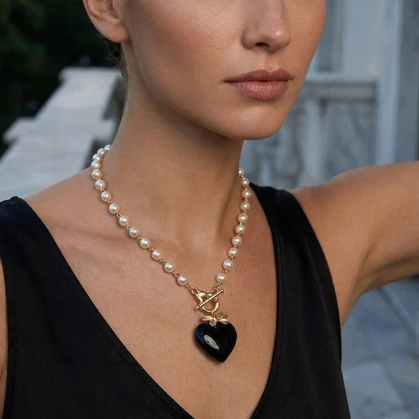 ENVY BLACK HEART PEARL NECKLACE