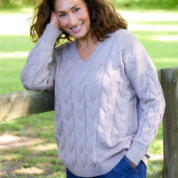 DREAMS V-NECK CABLE JUMPER