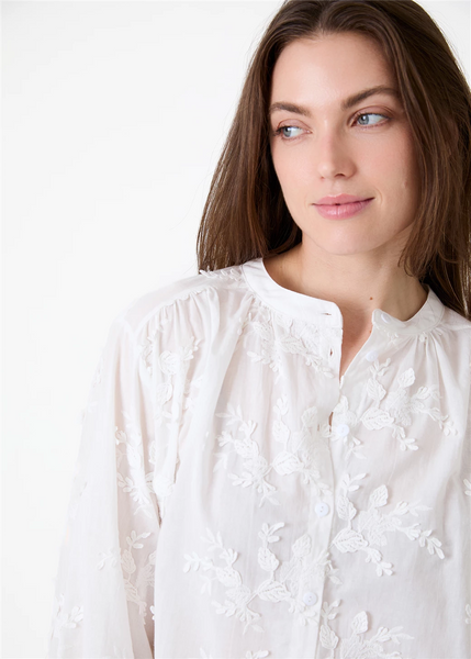 DREAMS FLORAL APPLIQUE BLOUSE