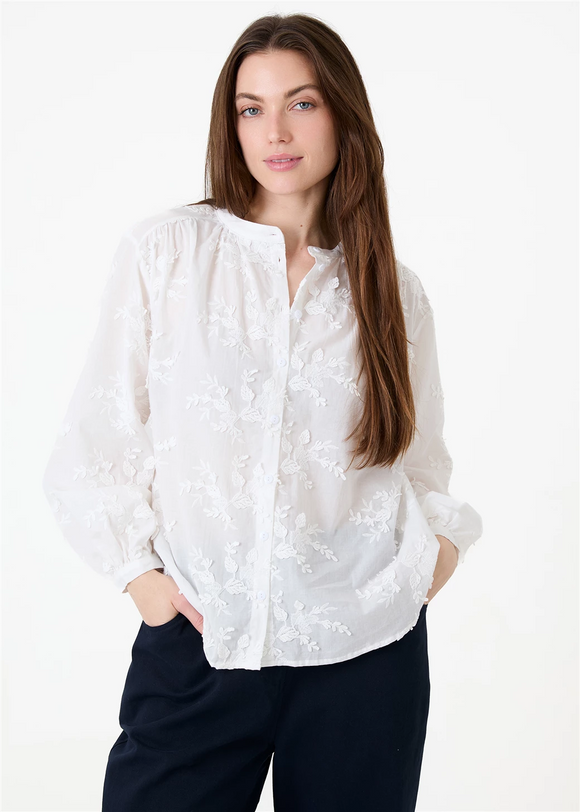 DREAMS FLORAL APPLIQUE BLOUSE