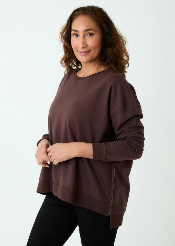 DREAMS ZIP SWEATSHIRT IN CHOCOLATE