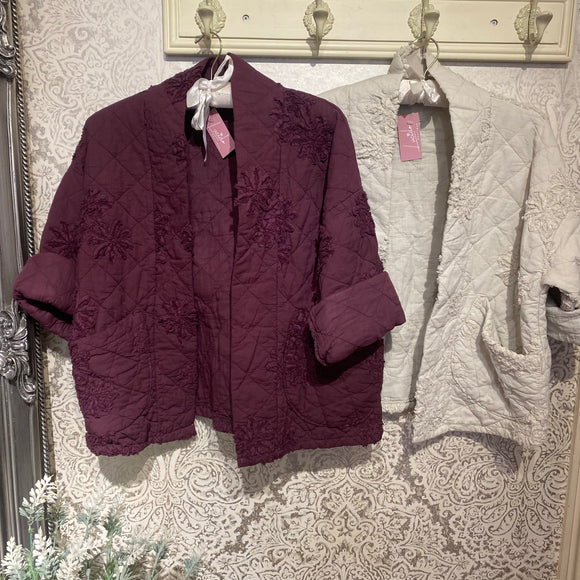 APPLIQUE FLOWER QUILTED JACKET