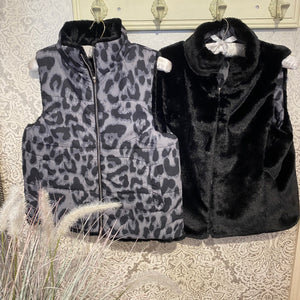 REVERSIBLE ANIMAL PRINT GILET