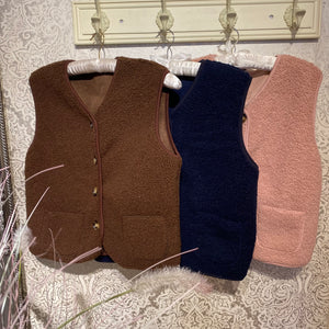 TEDDY BUTTON GILET