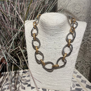 ENVY BLACK & GOLD TWISTED LINK NECKLACE
