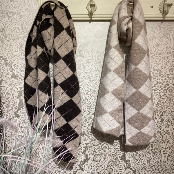 DIAMOND ARGYLE WOOL MIX SCARF