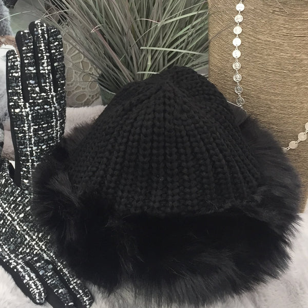 KNITTED FAUX FUR TRIM HAT WITH FLEECE LINING IN BLACK
